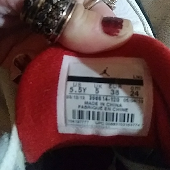 Jordans red, white & gray - Picture 5 of 5